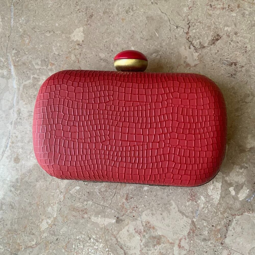 URBAN EXPRESSIONS Red Croco Embossed Vegan Leather Clutch